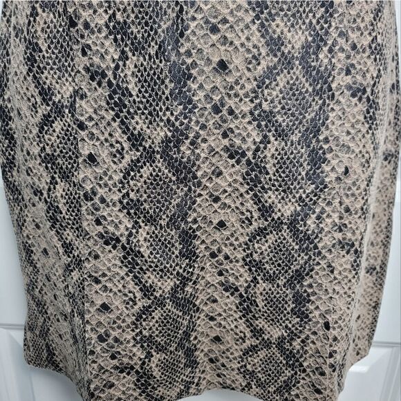 HER ENTIRE NAME SAYS... GRACE Skirt - Picture 2 of 5